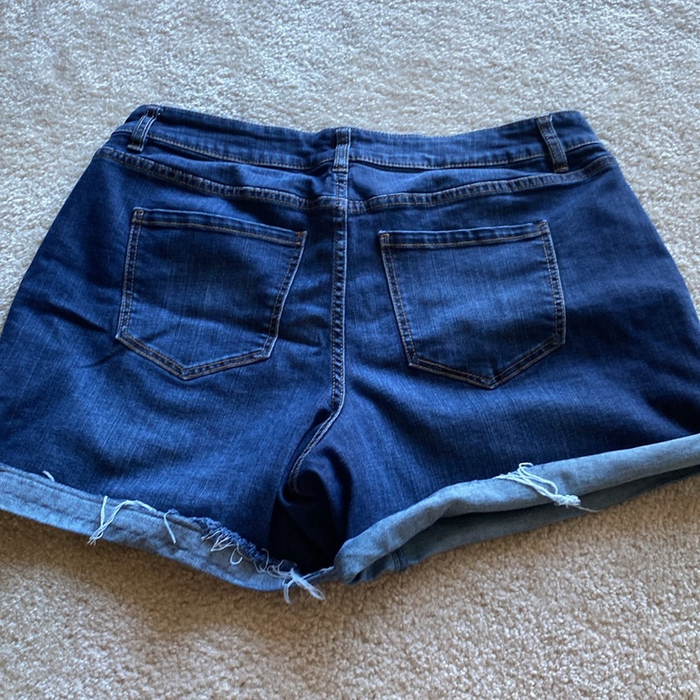 Roll cuff denim shorts - Picture 4 of 4